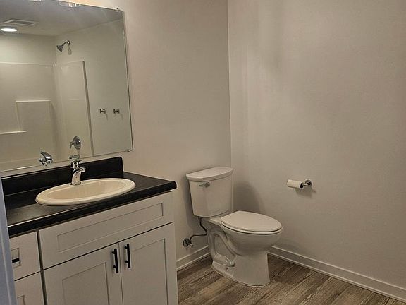 5th image of 400 S 7th St #9