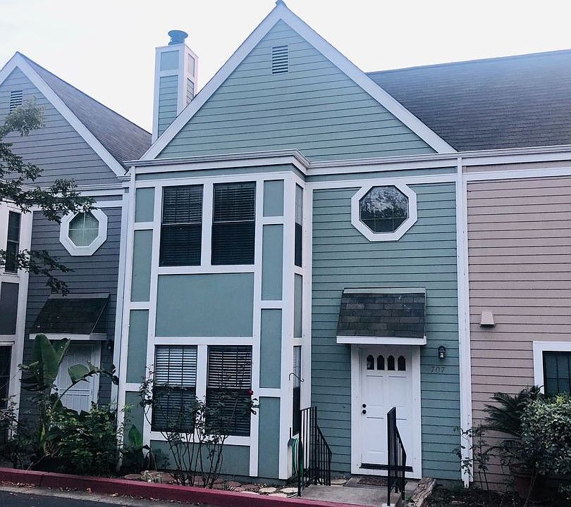 1st image of 707 E Military St
