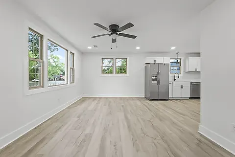 4 bed, 1954 sqft, $3,000 — Photo 4