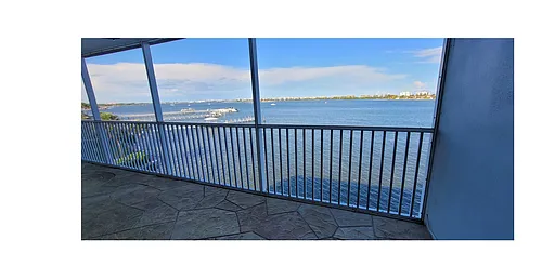 100 Waterway Dr S Photo 1