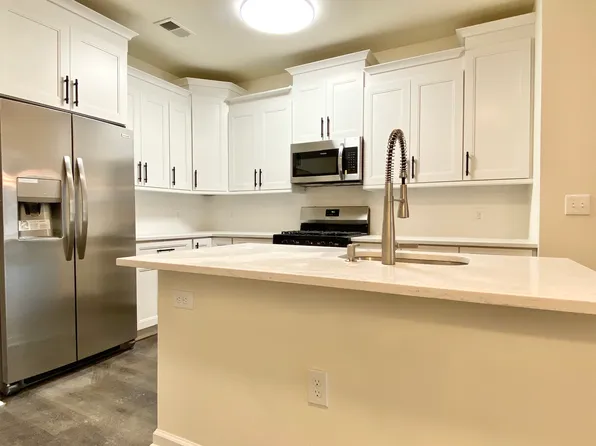 169 Tarrington Rd Unit 305, Hamburg, NJ 07419