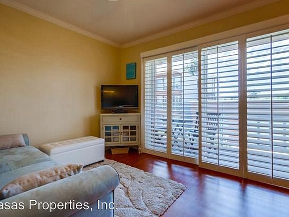 4th image of 1021 Scott St APT 211
