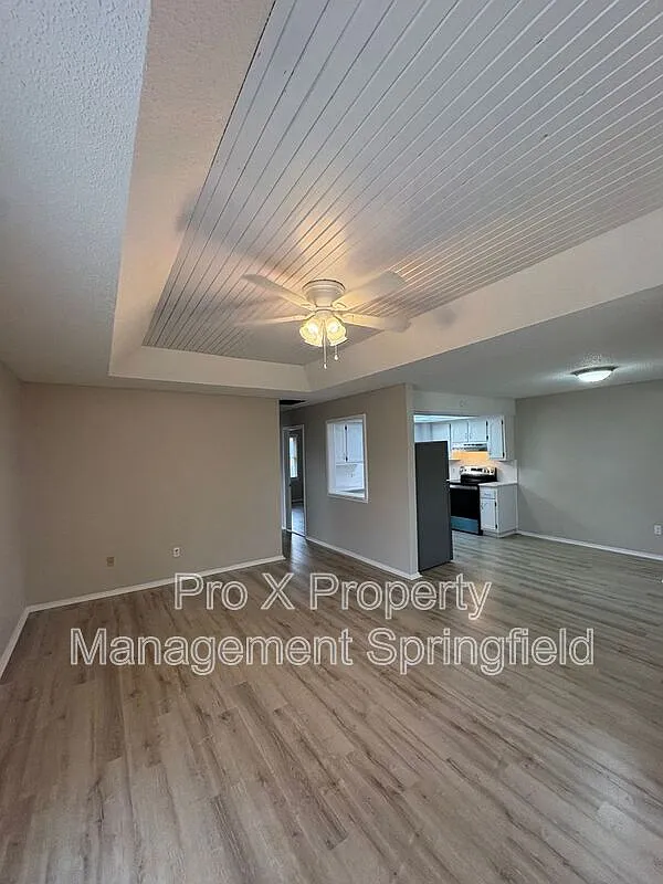 2 bed, 1.0 bath, 878 sqft, $895 — Photo 1