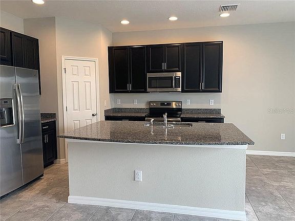 5th image of 7042 Grand Elm Dr