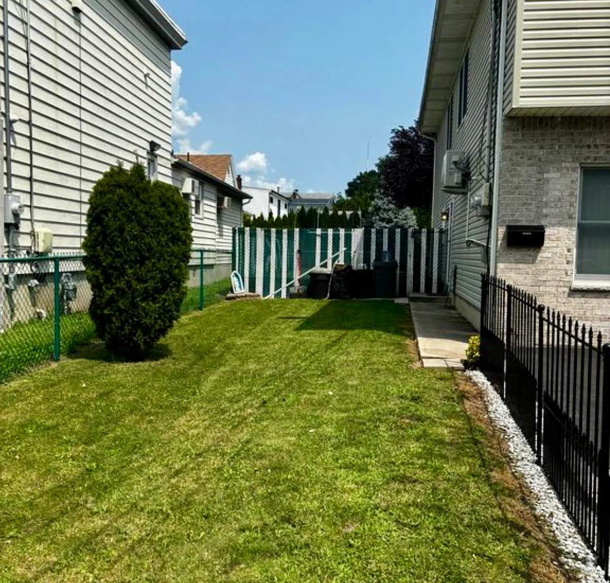 2 bed, $2,400 — Photo 2