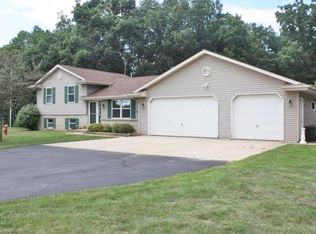 3224 W Ehrlinger Rd, Janesville, WI 53546