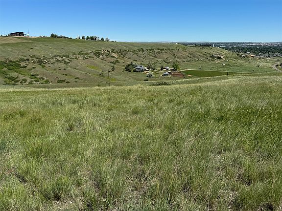 3rd image of 2216 Larkspur Ln