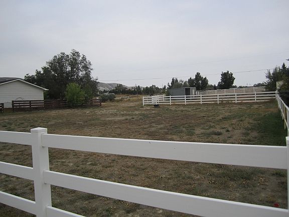 3rd image of 352 Quadrant Dr