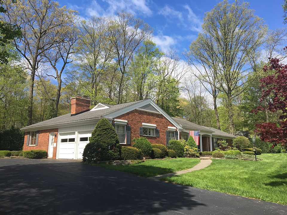 1st image of 32807 Friar Tuck Ln