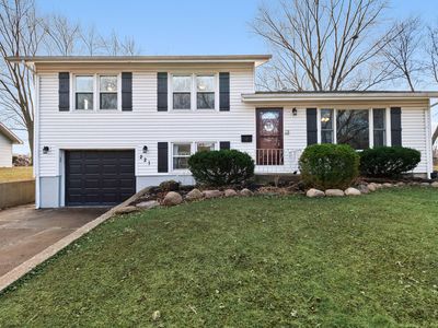 221 E Elizabeth Dr, Crown Point, IN, 46307