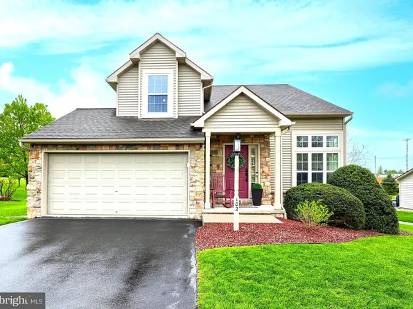 102 Bloomfield Dr, Ephrata, PA 17522