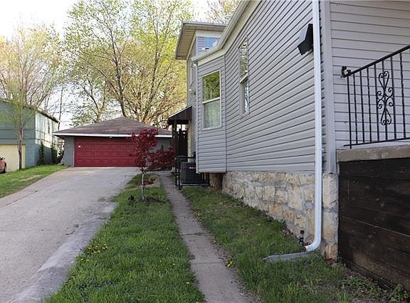 5th image of 1817 E Missouri Ave