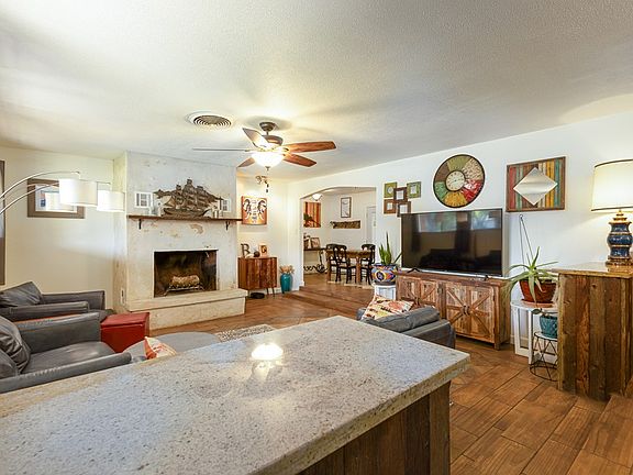 3rd image of 117 Hilltop Dr