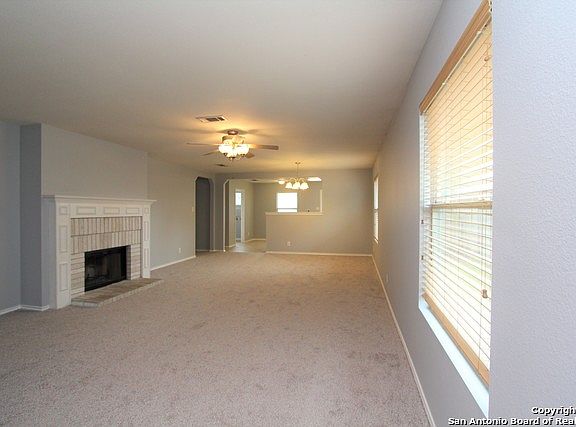 4th image of 157 N Willow Way
