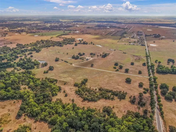 8080 Harris Ln, Bryan, TX 77808