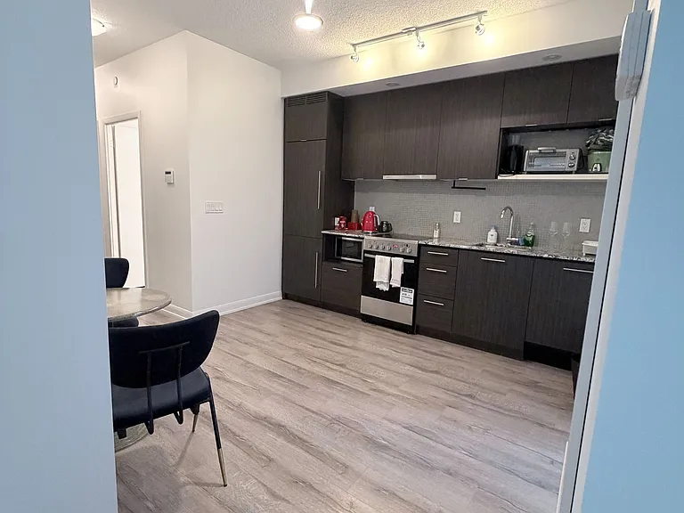 435 Richmond St W #814 — Photo 9