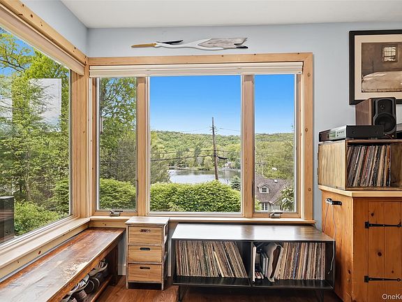 5th image of 40 Chippewa Road