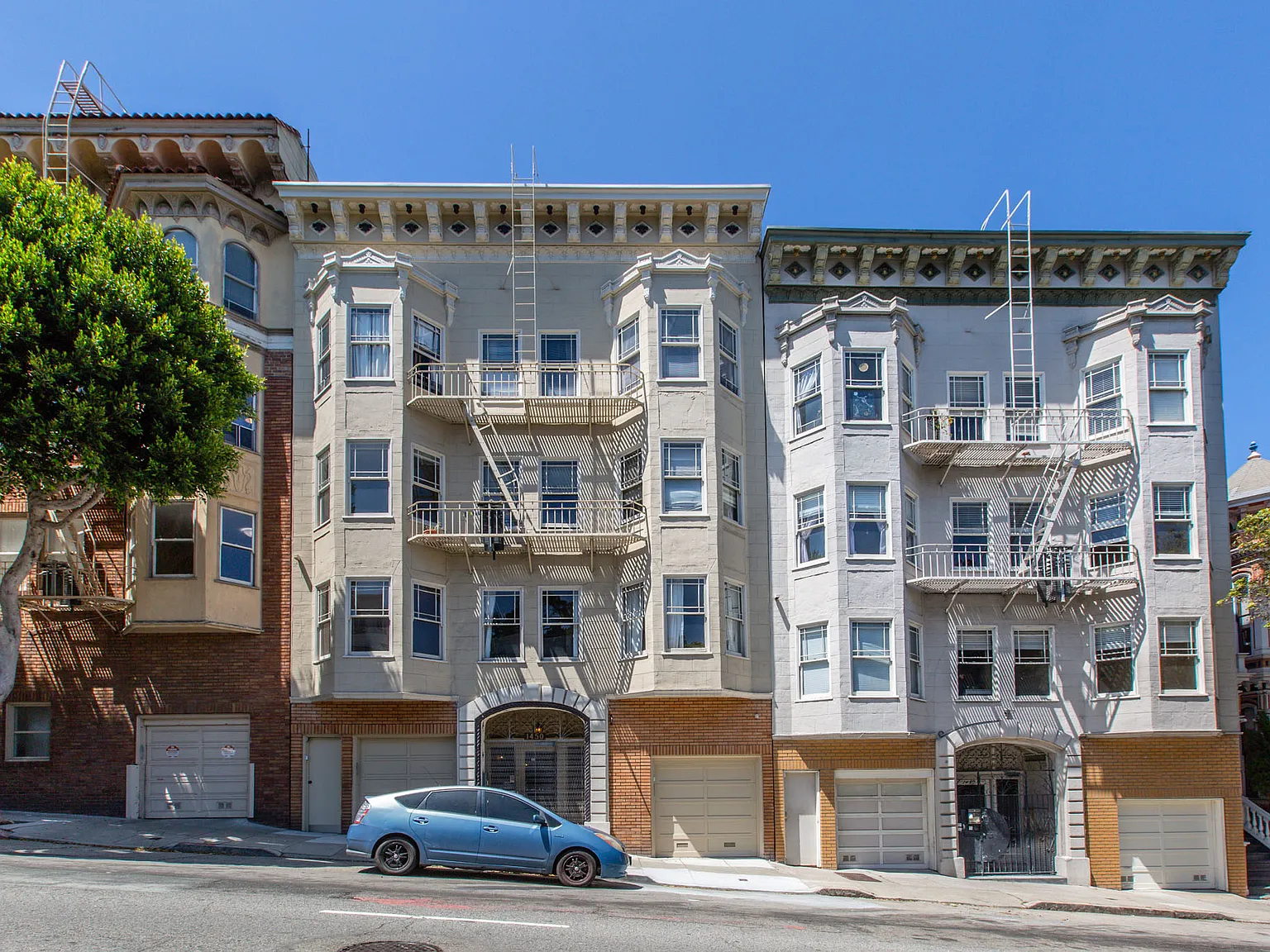 1450 Golden Gate — Photo 3