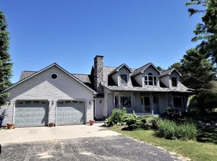 4114 Sunset Dr, Fremont, MI 49412