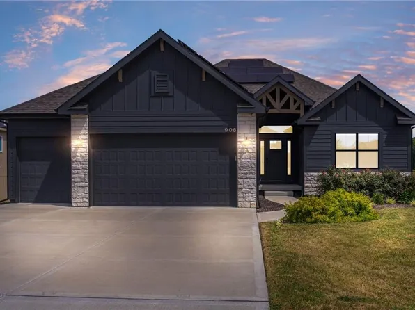 908 NW 94th Ter, Kansas City, MO 64155