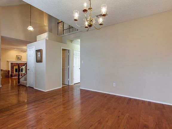 5th image of 1016 Gordon Oaks Dr