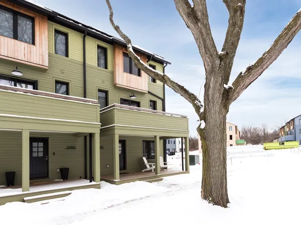 2292 Greenway Trl, Ann Arbor, MI 48104