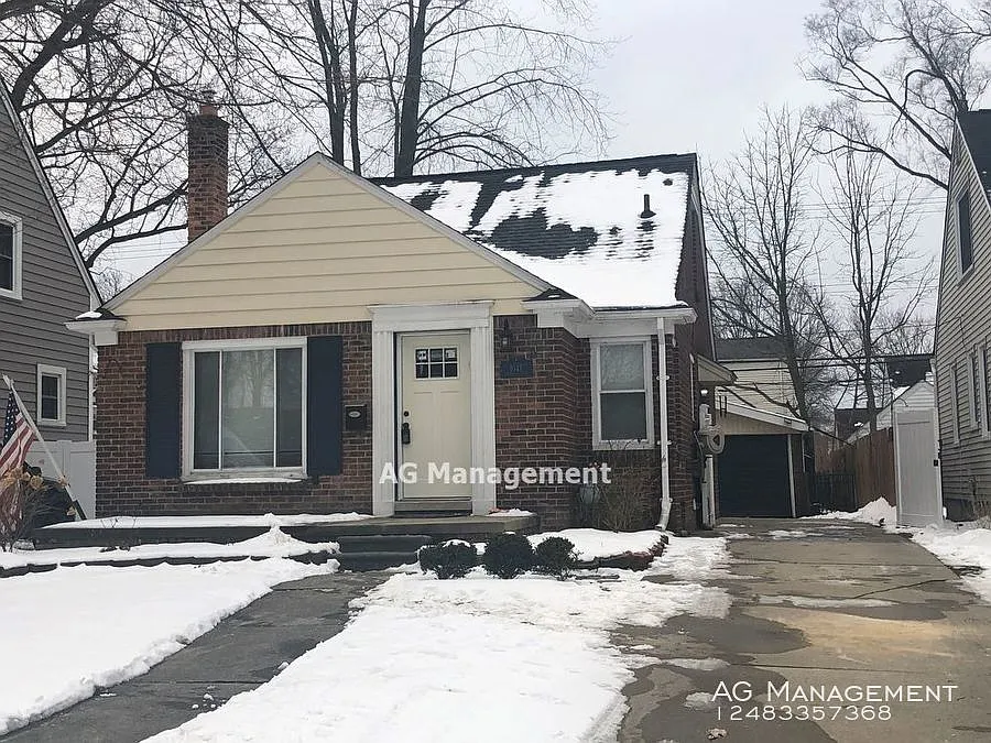 1047 Larkmoor Blvd photo 1