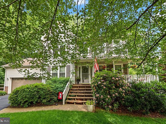 3rd image of 7 Frantz Ct