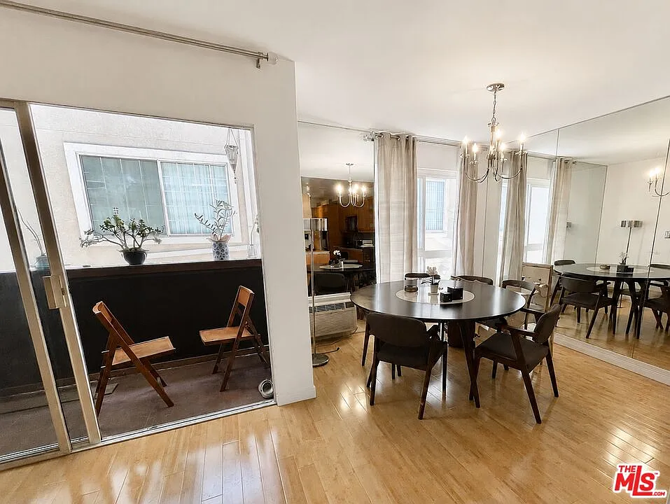 1 bed, 1.0 bath, 742 sqft, $3,250 — Photo 2