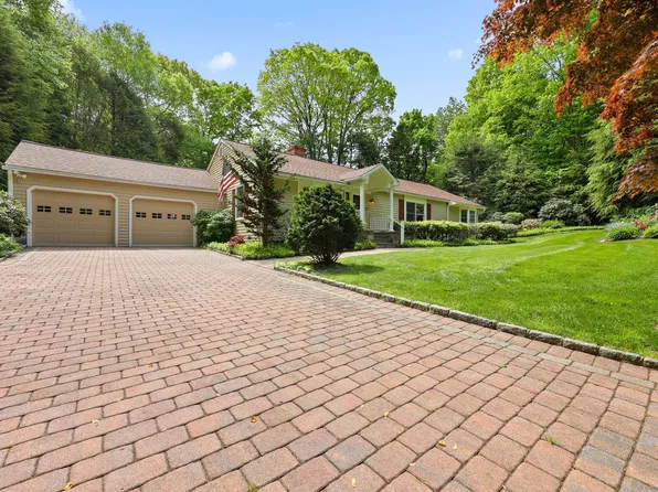 26 Bunker Hill Drive, Trumbull, CT 06611