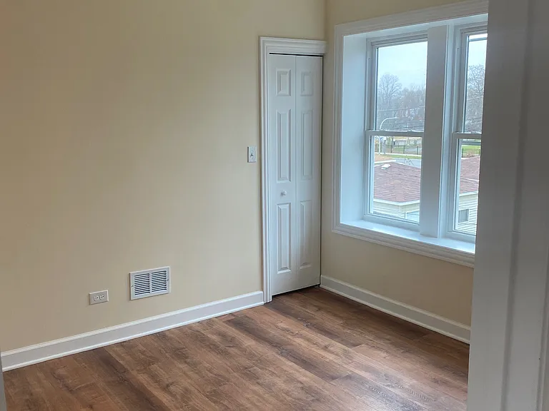 10214 S Forest Ave #2 — Photo 6