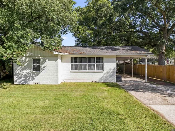 750 Kentucky Ave, Port Allen, LA 70767