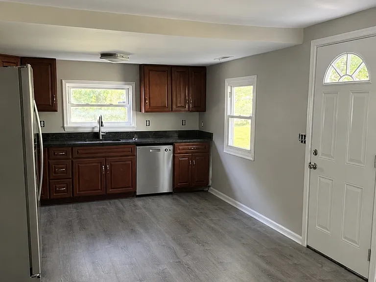 Large eat in kitchen