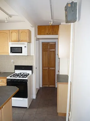 Rented by Chartwell Manhattan Realty | media 18