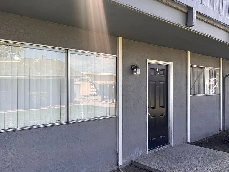 1115 W Simpson Ave — Photo 5