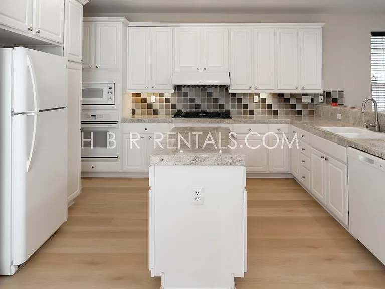 237 E Legacy Dr — Photo 9