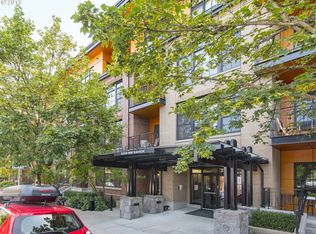 2350 NW Savier St #B204, Portland, OR 97210