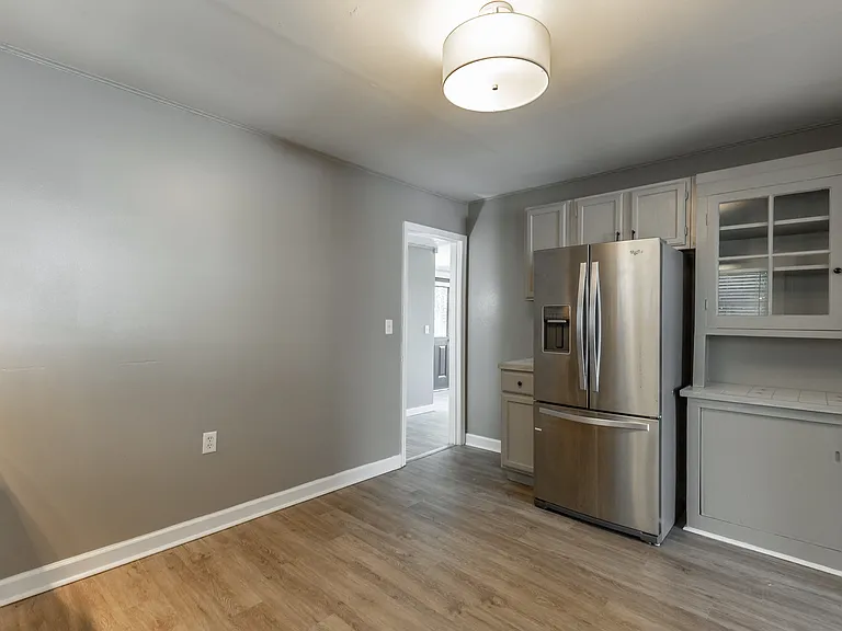 1209 Hanover St — Photo 24