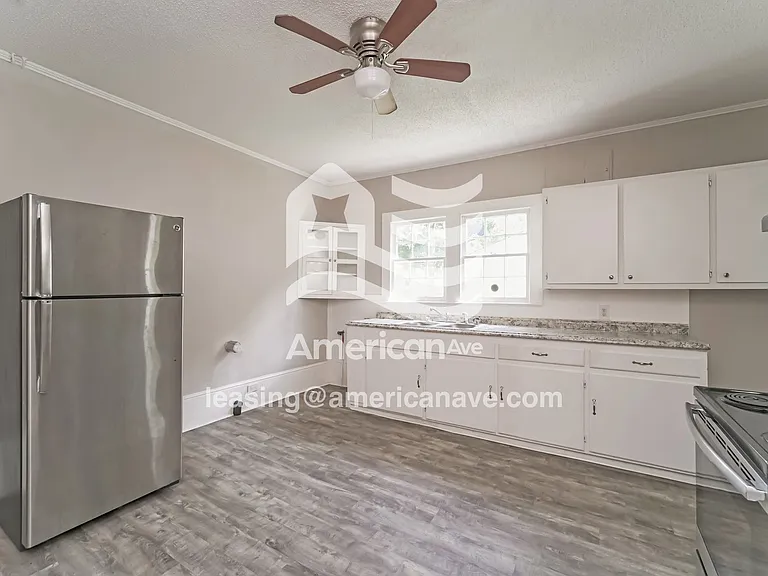 17639_006_dining_room_13750895.jpg