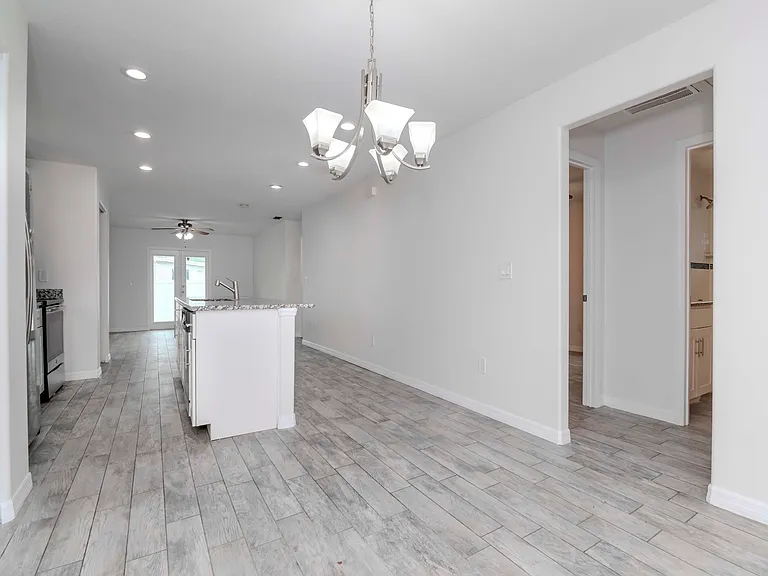 6235 S Adelia Ave — Photo 13