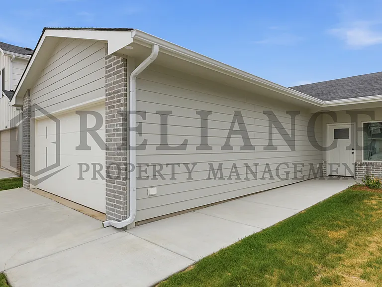 150 N Gowen St — Photo 4