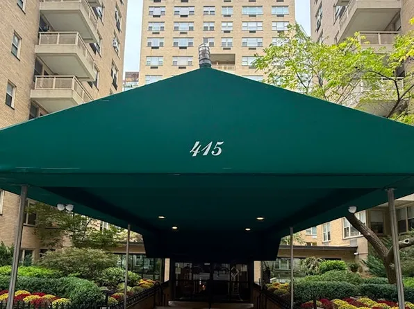 415 East 52nd Street image 11 of 11