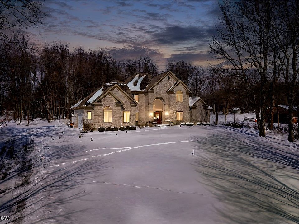 1st image of 28825 Hidden Valley Dr