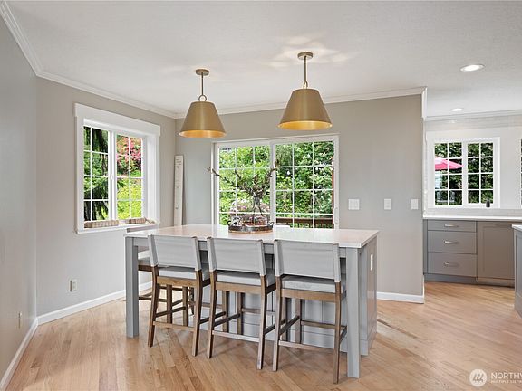 2nd image of 2420 Ivy Lane