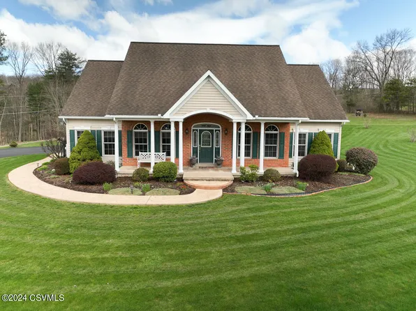 69 Brentwood Cir, Bloomsburg, PA 17815