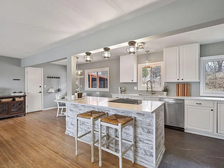 11301 Friar Ln — Photo 8