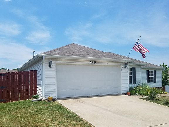 4th image of 229 Elizabeth Dr