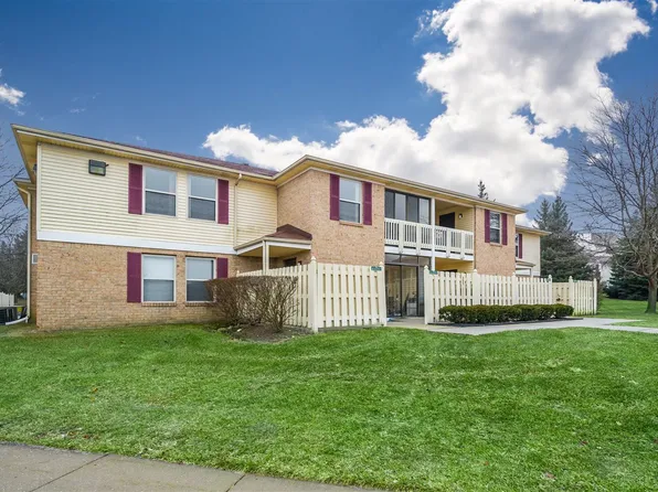 61031 Greenwood Dr #1, South Lyon, MI 48178