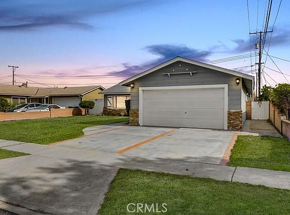 2nd image of 8488 San Carlos Way