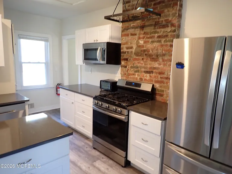 1490 Davidson Ave — Photo 16